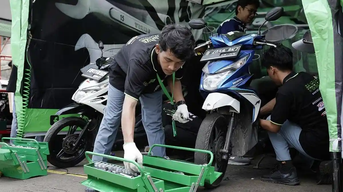 Kemenangan Mekanik SMK Cilacap: Rahasia Garasi Pandawa Rentcar yang Menggugah
